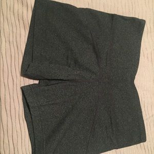 Zobha crop workout shorts size 2 (small)